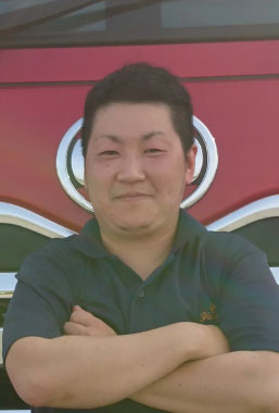 山岡倉運働くスタッフ紹介1